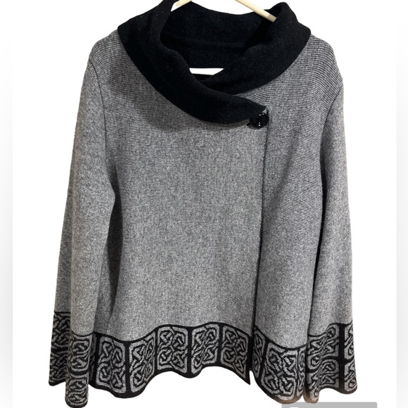 Sweaters - Italian Wool Blend Knit Poncho Sweater Made in Italy Size Large